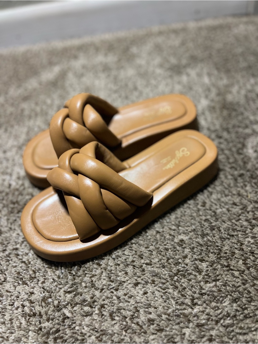 Women’s Seychelles Low Key Glow Up Caramel Sandals size 7.5